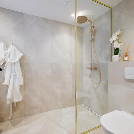 Appartement Kotzebue - Kalamaja Luxury - Bold & Refined *